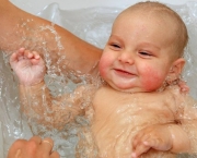 como-fazer-a-higiene-intima-do-bebe-de-forma-correta-2