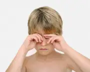 Como Tratar Coceira nos Olhos Causada por Alergias (8)