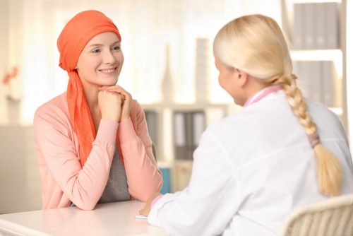 Mulher Em Processo de Tratamento, Conversando Com Sua Médica