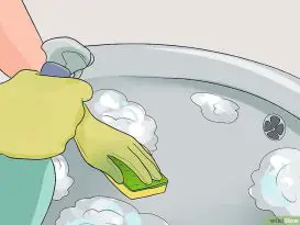 Preparando o Banho De Assento Com Bicarbonato De Sódio
